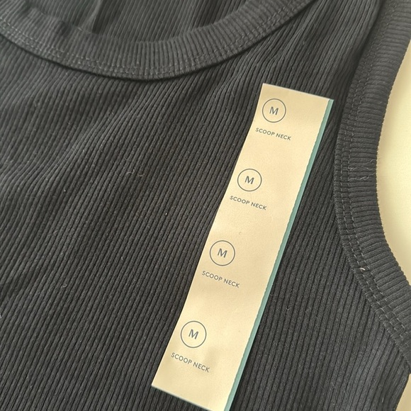 Universal Thread Black Ribbed Tank Top - Size M (NWT) - Picture 6 of 7